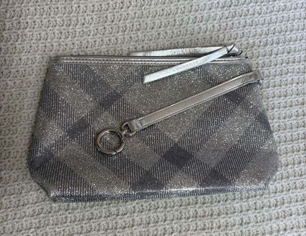 Burberry Vip Gift Silver Clutch Makeup Pouch Collectable No Box